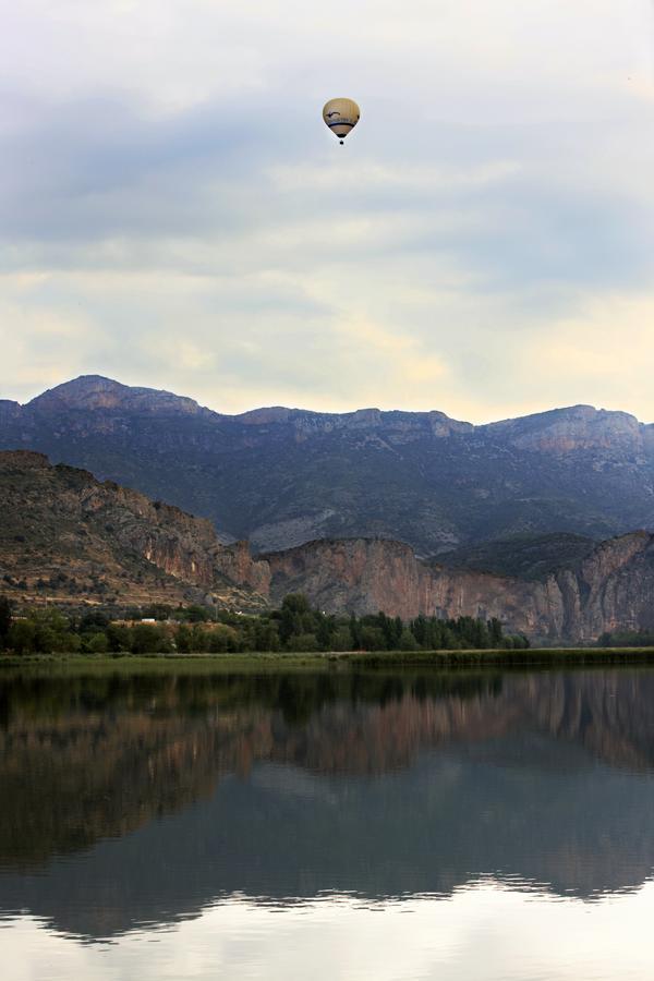 La Noguera Camping Sant Llorenç de Montgai Kültér fotó